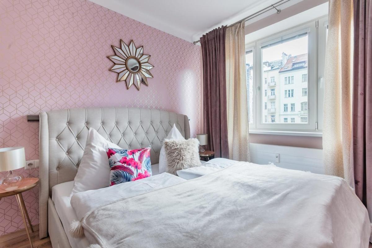 Pastel Art Deco 3Bdr Ruterra Apt Prague Exterior photo